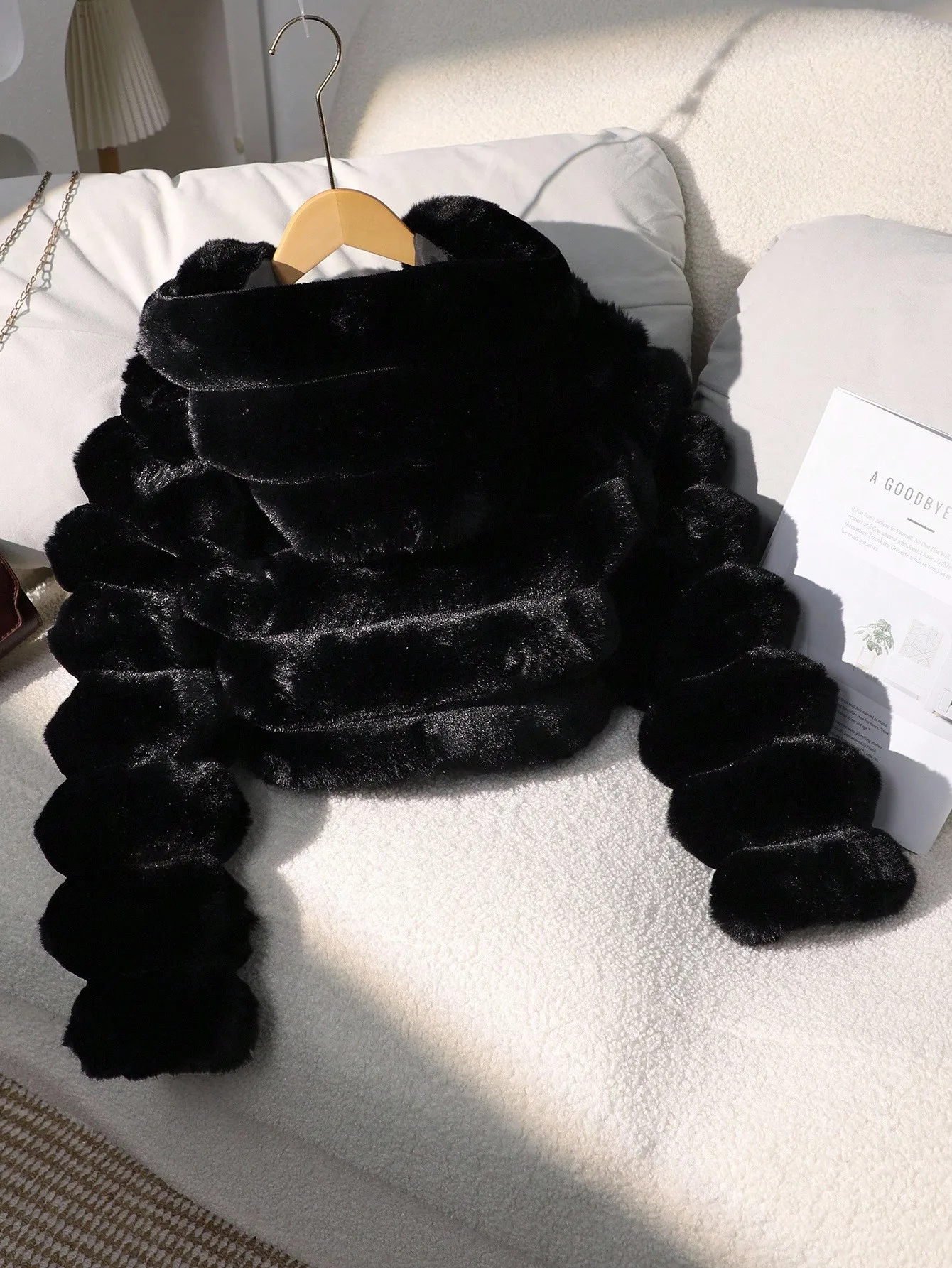 Soft Cozy Plush Faux Rabbit Fur Hooded Coat for Women Horizontal Cropped Padded Jacket Women Winter Casual Zipper Warm Outerwear