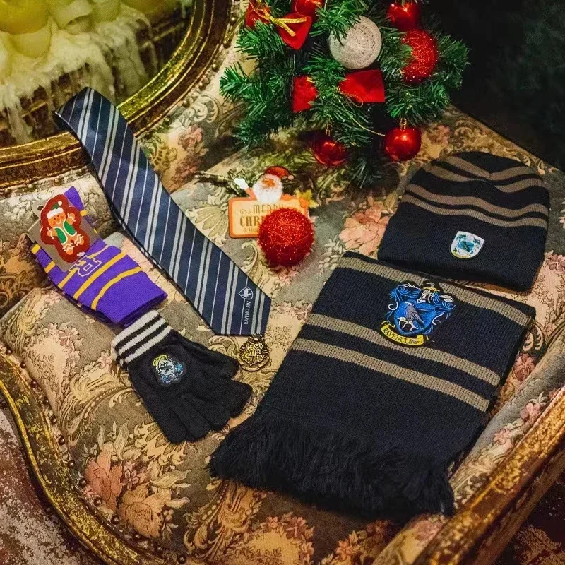 Hot Selling Christmas Gift Scarf Gloves Hat Tie Harris Student Campus CosPlay Scarfs Potters Gryffindor Hufflepuff College Badge