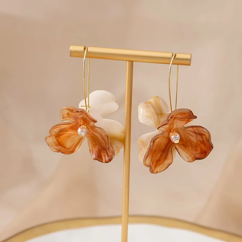 2024 Retro Style Maillard Atmosphere Earrings Gradient Color Irregular Petals Drop Earrings Women's Fashion Graceful Jewelry