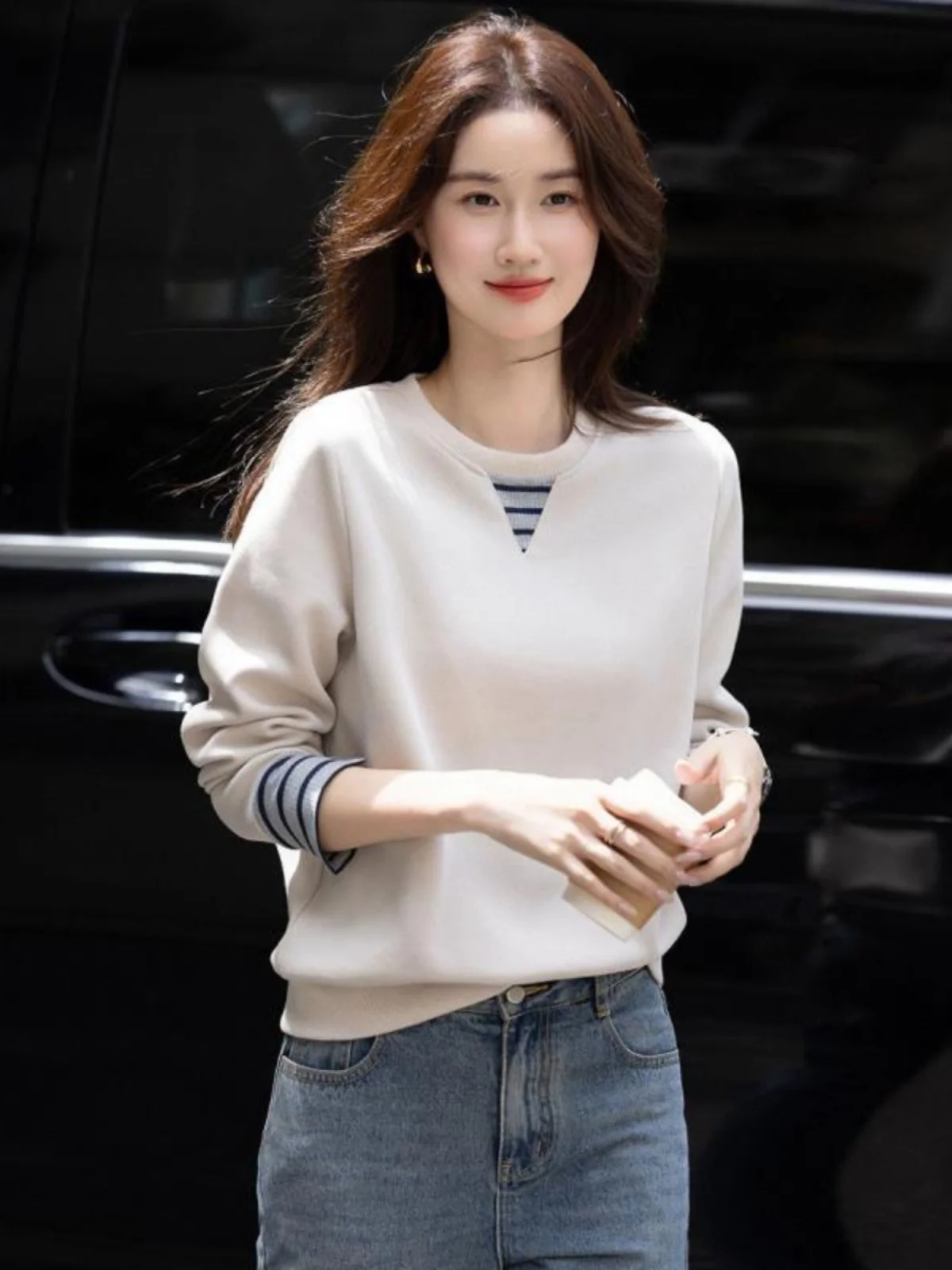 

Свободный свитшот с круглым вырезом и цветными вставками на манжетах для женщин среднего возраста, модный повседневный топ