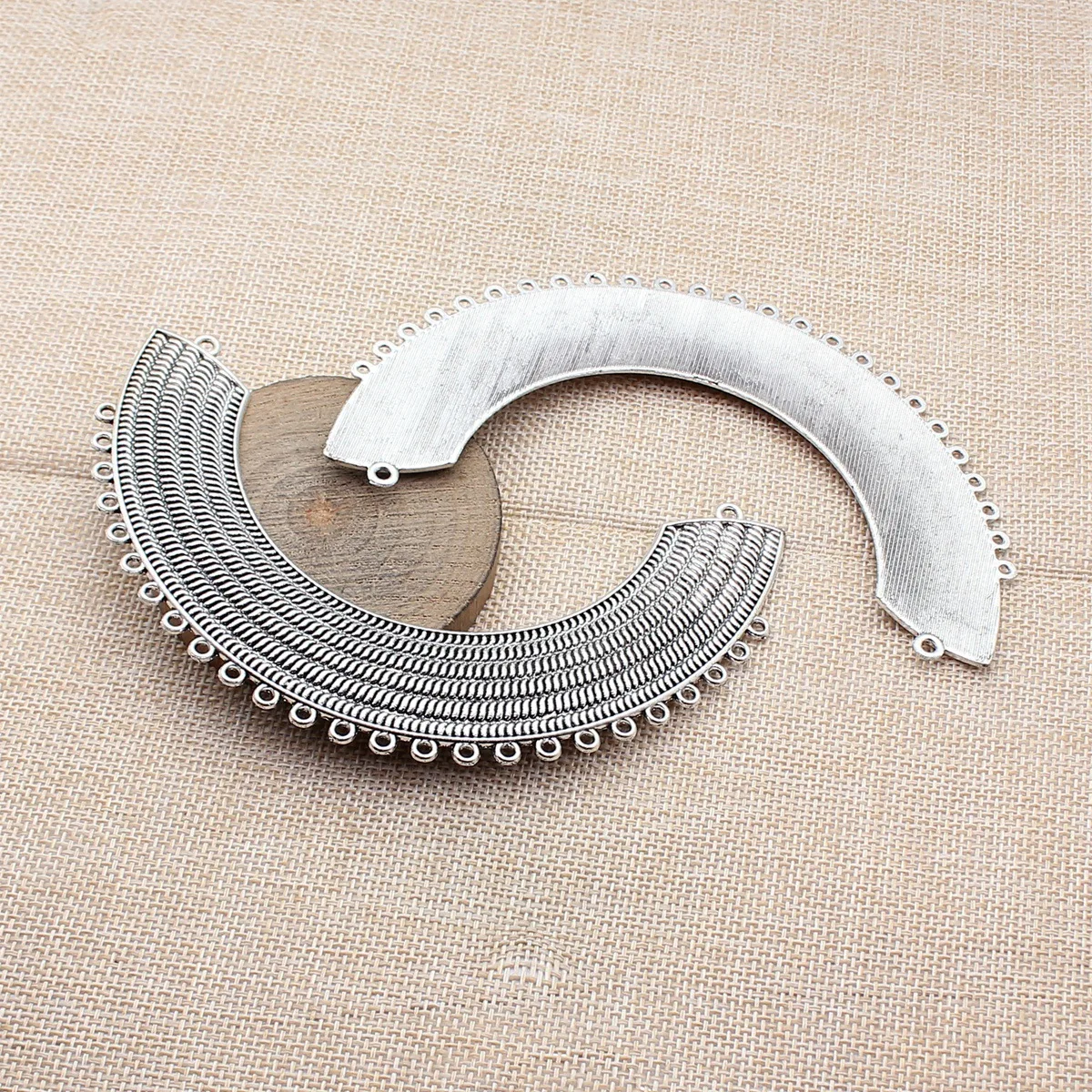 Retro Hammered Filigree Collar Necklace Blanks Multi Loops Antique Metal Crescent Pendant For Making For