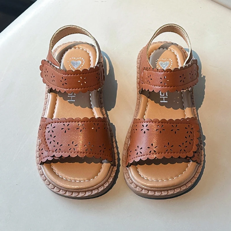 

Детские сандалии 2026: Летние сандалии для девочек, модные пляжные туфли с вырезами для малышей, повседневные прогулочные сандалии на плоской подошве CSH1677