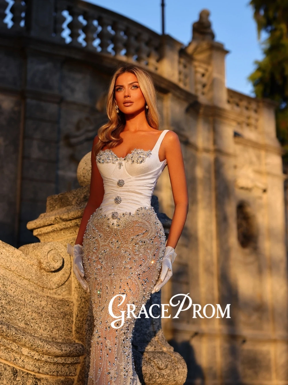 

Luxury Rhinestones Slim Fit Wedding Dress Stunning Dazzling Beaded Mermaid Customized Bridal Gown For Gala & Engagement Party
