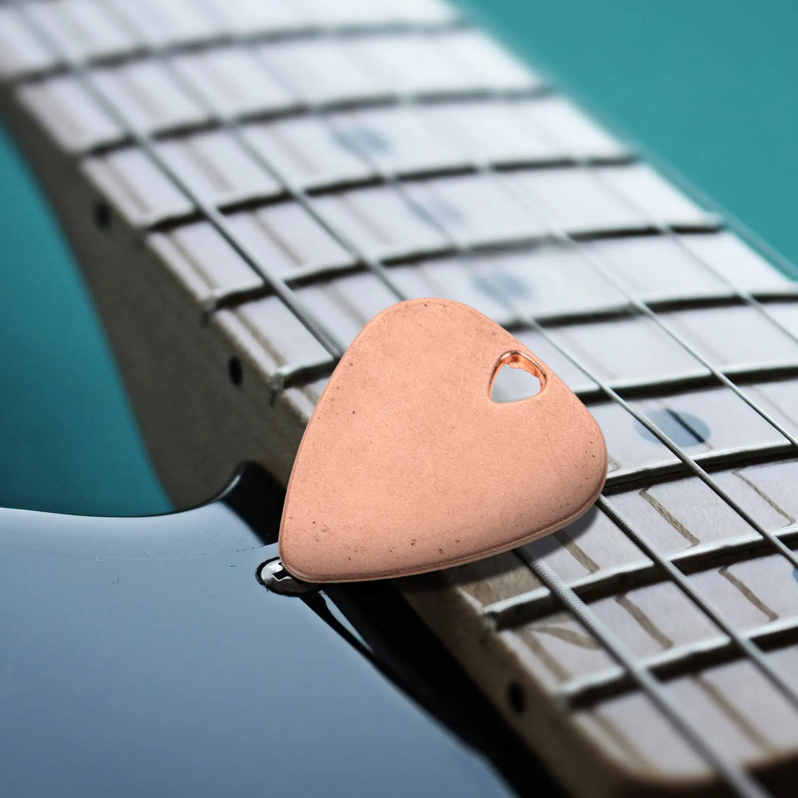 

10Pcs Metal Guitar Picks Zinc Alloy Durable Smooth Comfortable Colorful Design for Electric Acoustic Ukulele Bass