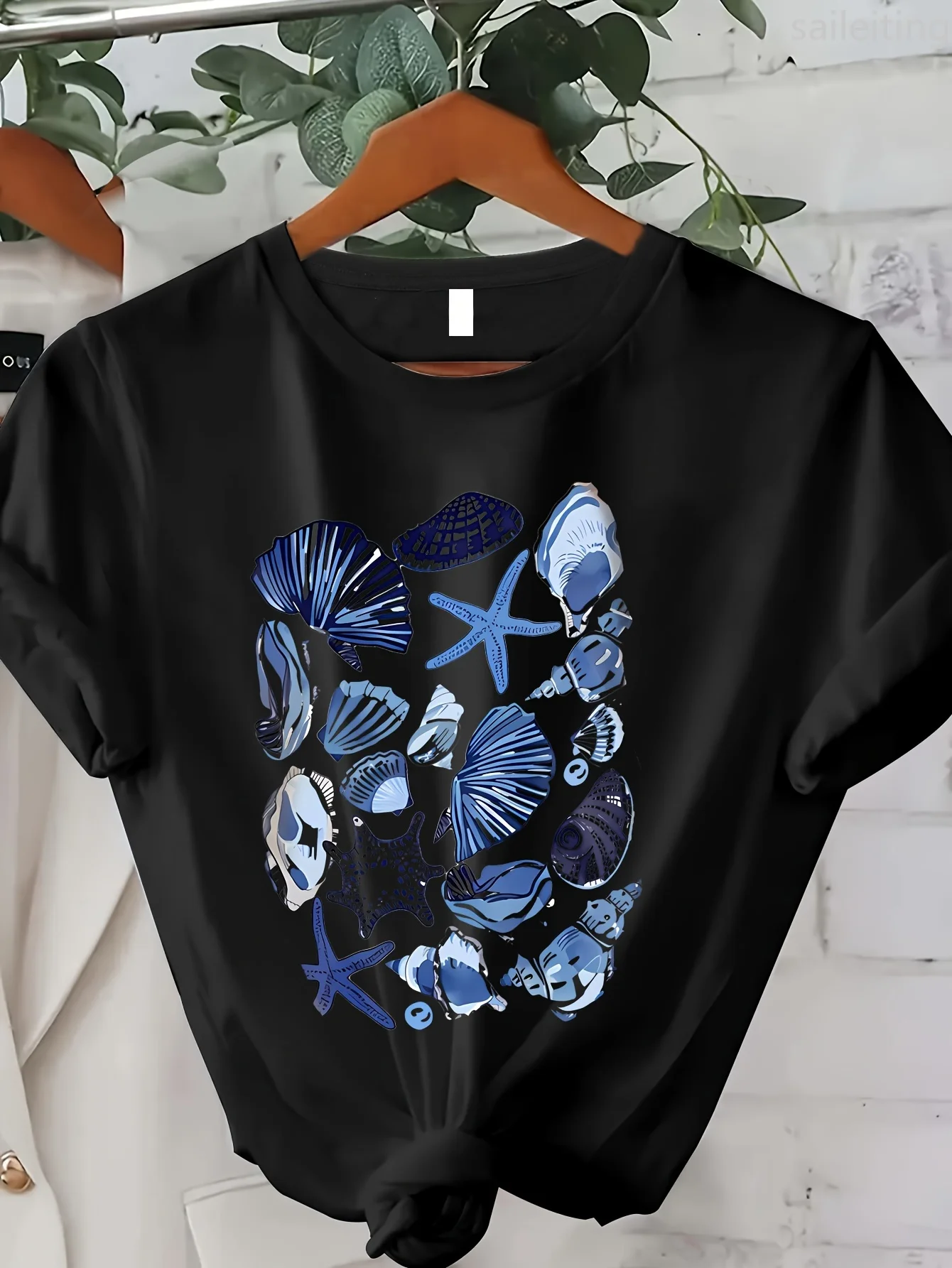 

Casual Crew Neck Short Sleeve Women's Seashell Print T-Shirt Lightweight & Breathable Blue Marine Life Design Aesthetic Clothes