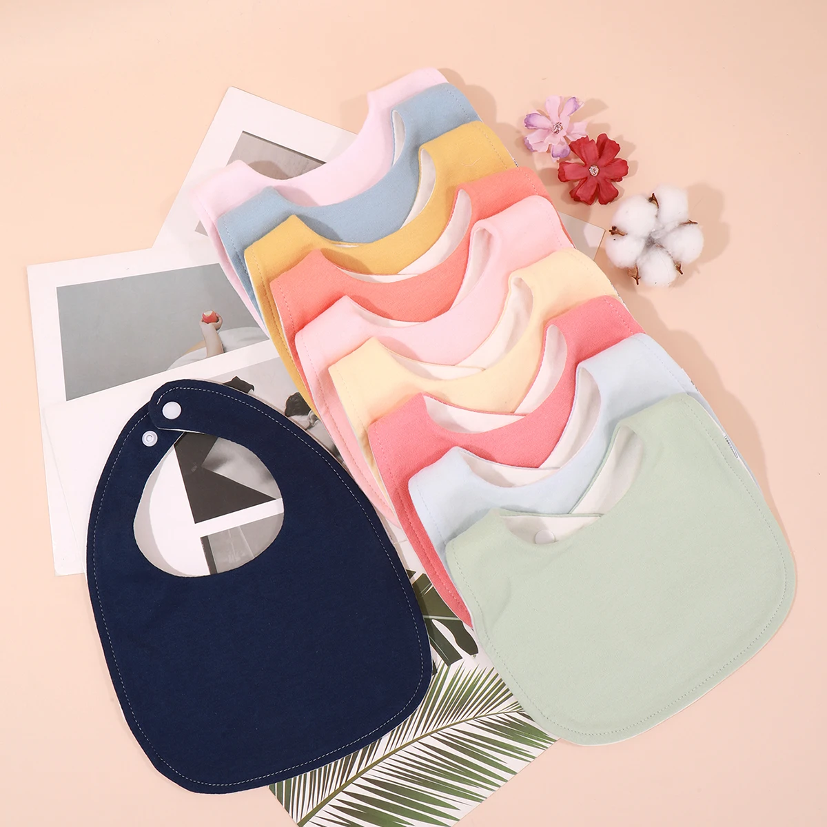 1PCS Cotton Baby Bibs Cute Solid Color Infant Bib Newborn Burp Cloths Bandana Scarf for Kids Newborn Boy Girls Feeding Saliva To