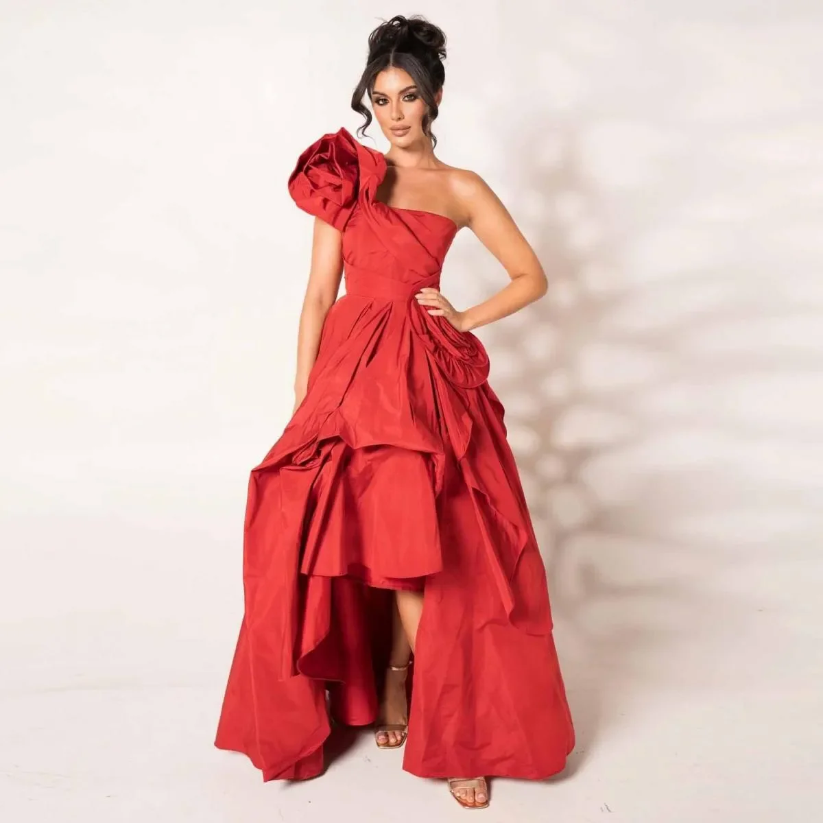 Romantic Satin Evening Dresses 3D Floral Tierred Party Dresses Floor Length Split Ruffles Wedding Party Dress