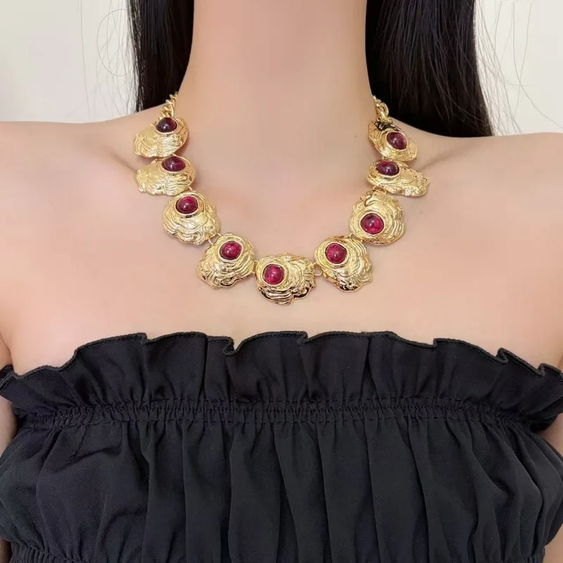 Retro Court Style Metal Necklace Bracelet Earring Set for Women Unique Design Gold Red Color Collision Jewelry Party Accessories