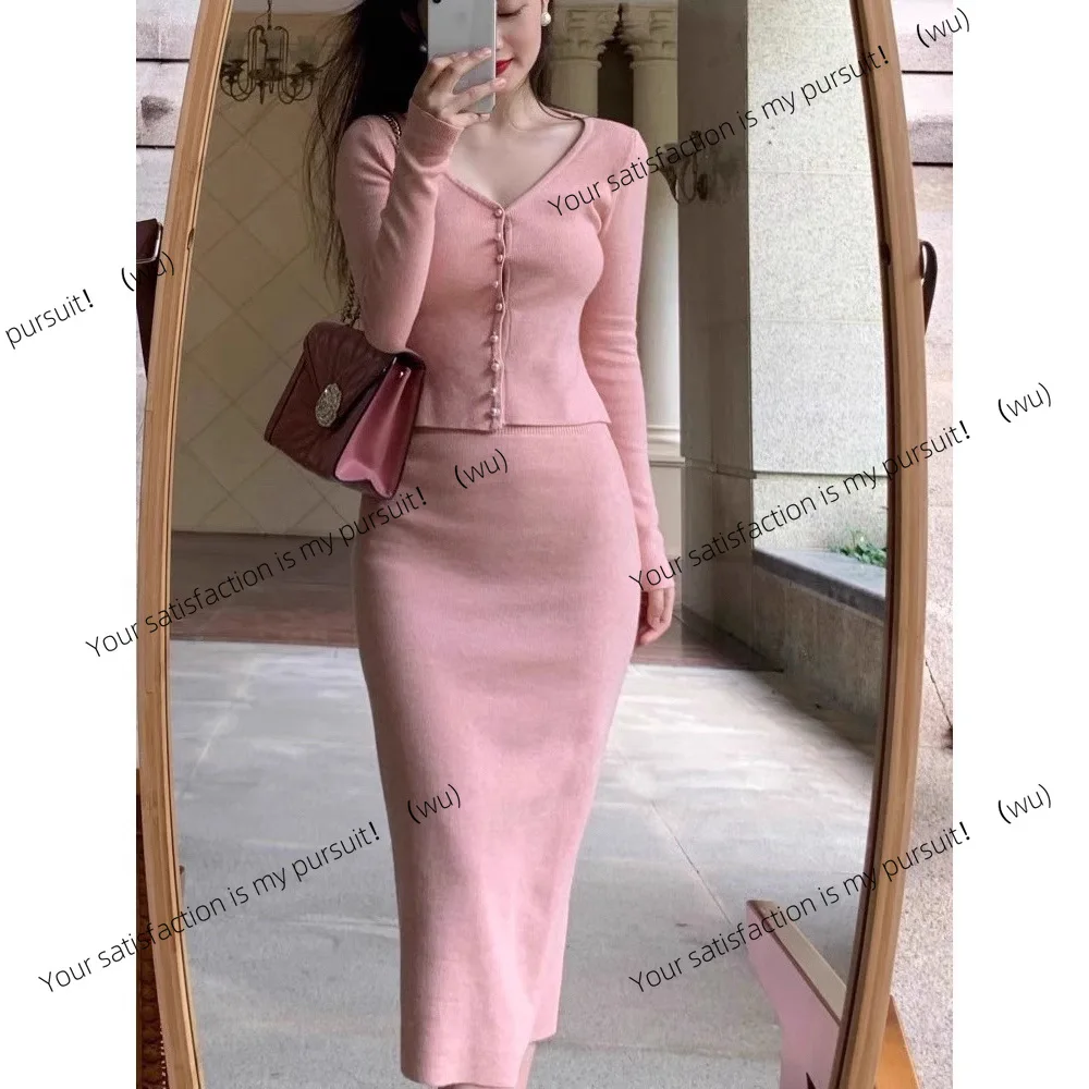 

Нежное темпераментное элегантное облегающее тонкое трикотажное платье из двух частей в стиле ретро с длинными рукавами на осень и зиму