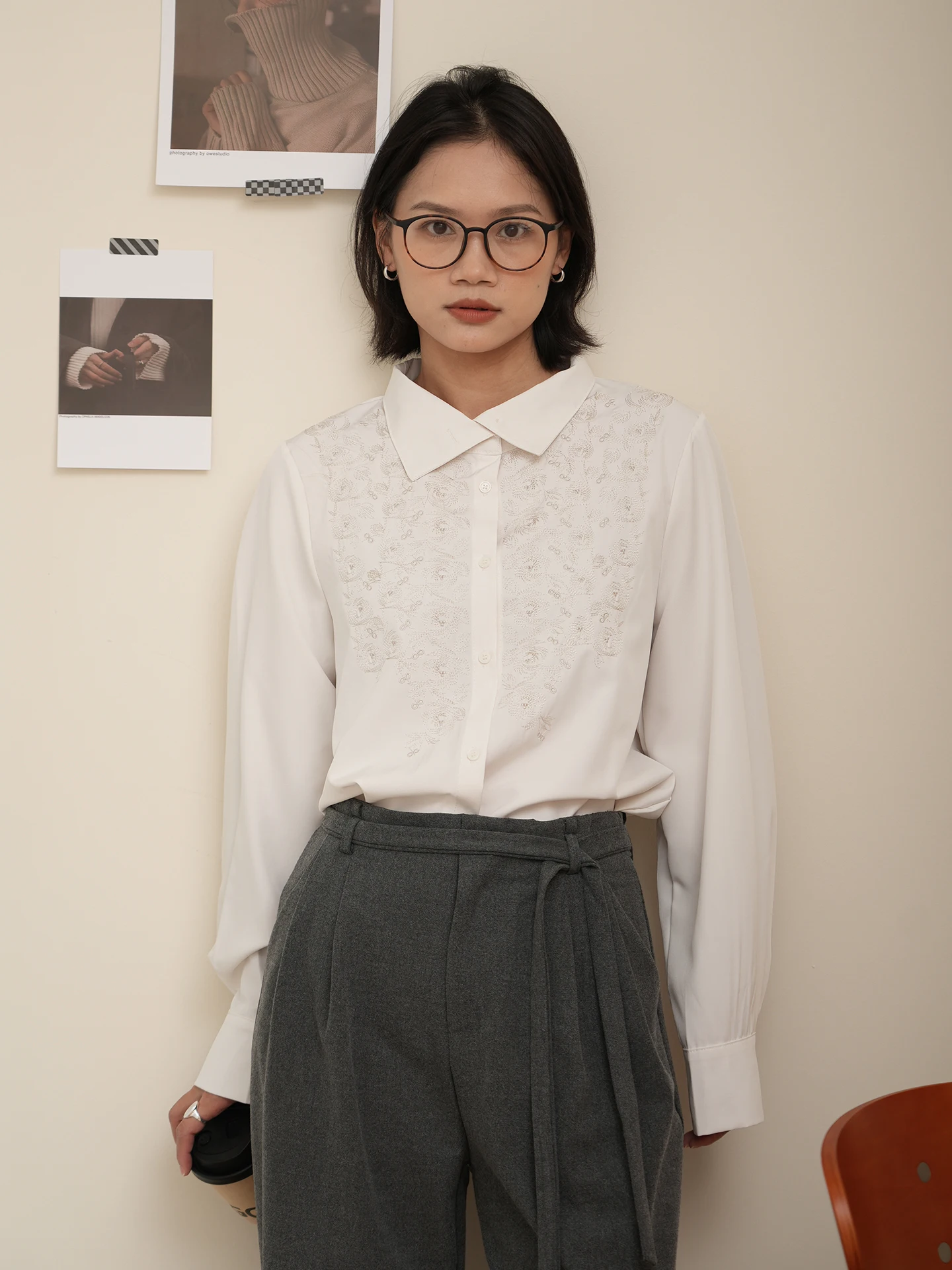 

Retro Embroidered Long Sve irt BUBU Apricot Loose Slimming Top for Commuting French Sle Polyester Fiber 2026 Spring Ne...