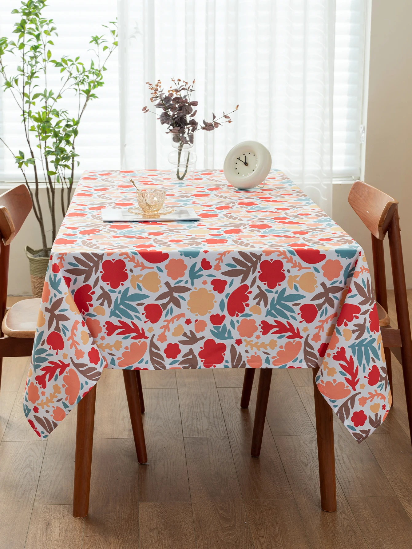 1 piece of floral tablecloth waterproof, suitable for restaurants, etc