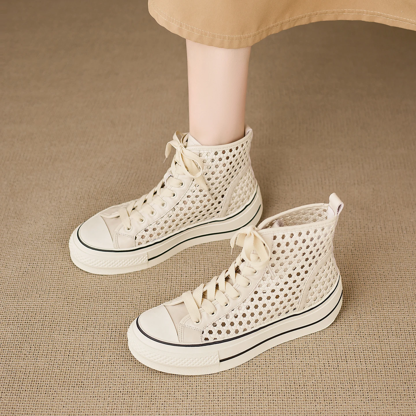 

Genuine Leather Cowhide Woman Sandals,Platform Hollow Mesh Breathable Woman Shoes, Lace Up Flat walking shoes