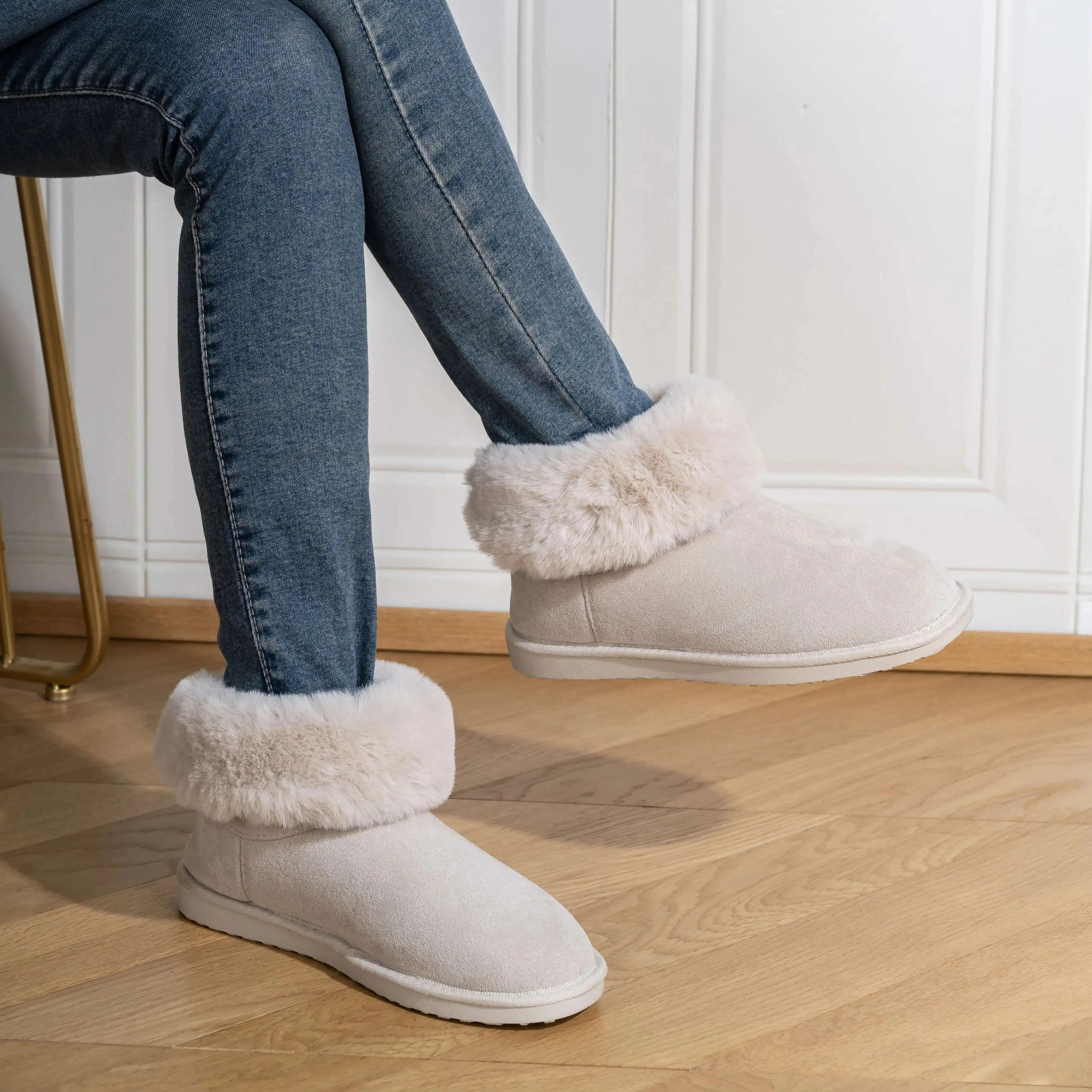 

New women's winter cotton shoes with plush insulation and snow anti slip boots, women's thick boots, lightweight autumn cotton b