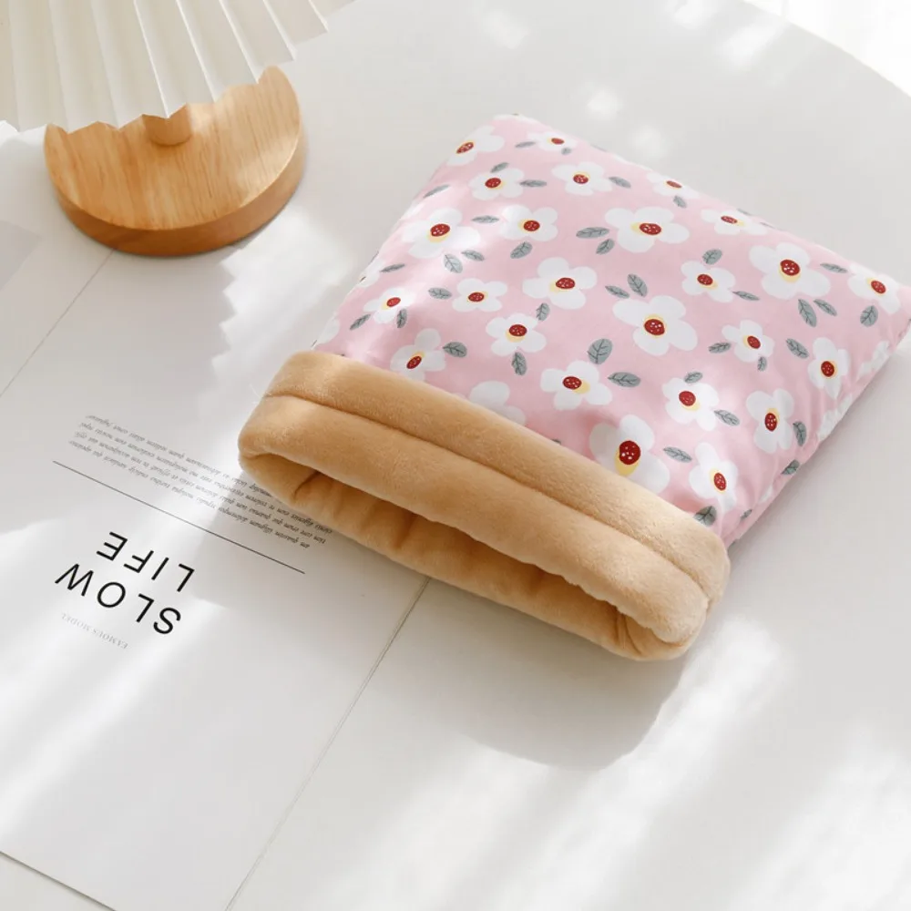 Cartoon Flower Santa Claus Guinea Pig Sleeping Bags Soft Cotton Hedgehog Rat Cage Pet Rest House Hut Tent Hamster Accessories