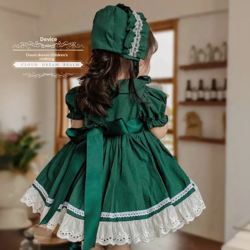Niedliches Dienstmädchen-Kostüm für Kleinkinder im Lolita-Stil mit weißer Spitzenschürze, grünen Puffärmeln und gestuften Rüschen für Kinder-Feenkostüme – Detail 4