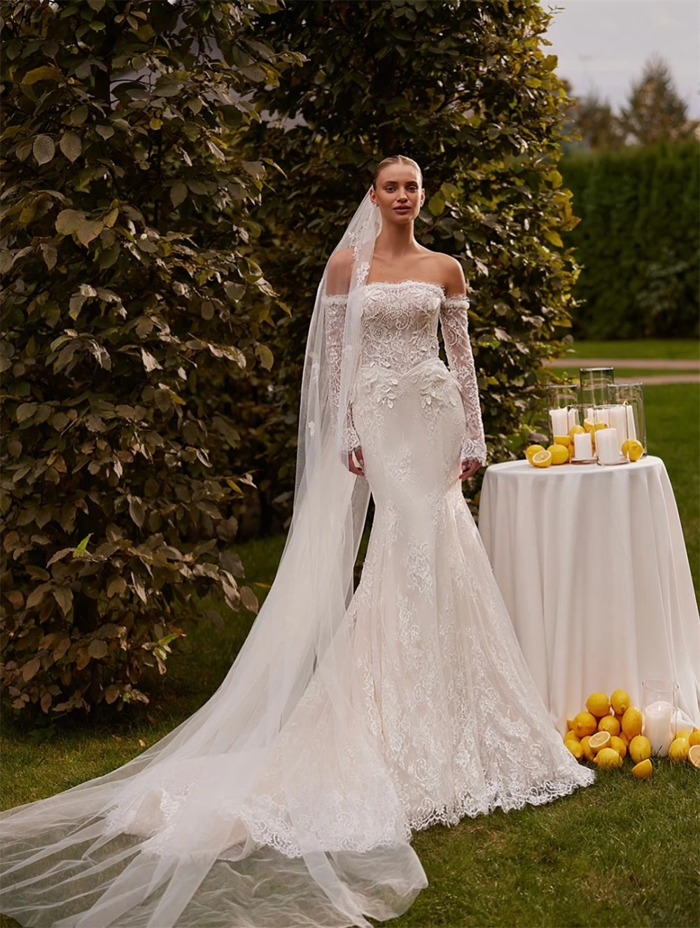 

Customized Elegant White Lace Bridal Gowns Boho Strapless Sleeveless Wedding Dress Soft Mermaid Court Train Vestido De Novia