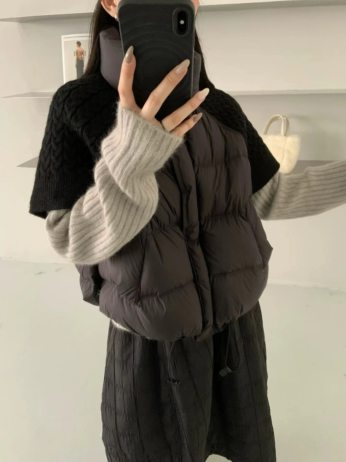 

Женский вязаный жилет с воротником-стойкой и пэчворком, зимний теплый, утягивающий, модный, с наполнителем из белого утиного пуха, на молнии