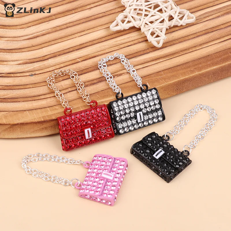 ▶ 1Pcs Miniatur Modische Puppenhaus Metall Kette Handtasche Set Pack Puppe Taschen für Kleidung Zubehör Spielzeug für Kinder