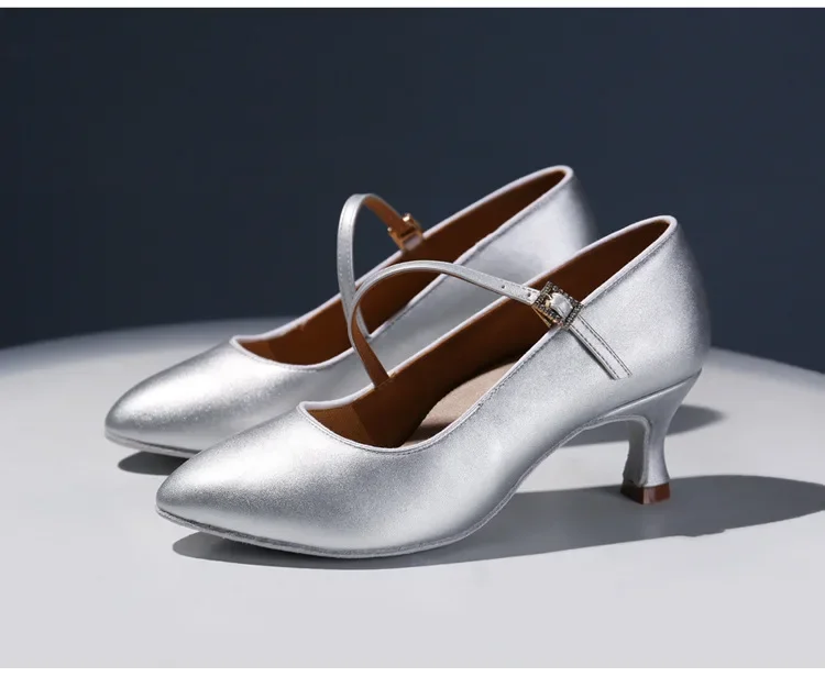 Professionelle moderne Tanzschuhe für Damen aus Leder, Tanzschuhe mit Wildledersohle und hohem Absatz für den Ballsaal, für Indoor-Training und Auftritte. – Detail 10