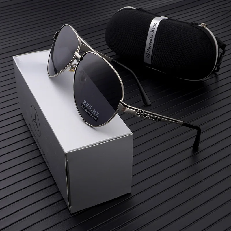 

Metal Driving Sun Glasses Male Light SunGlasses For Mercedes Benz A B C S Class AMG GLA CLA GLC GLC W203 W204 W205 Car Keychain