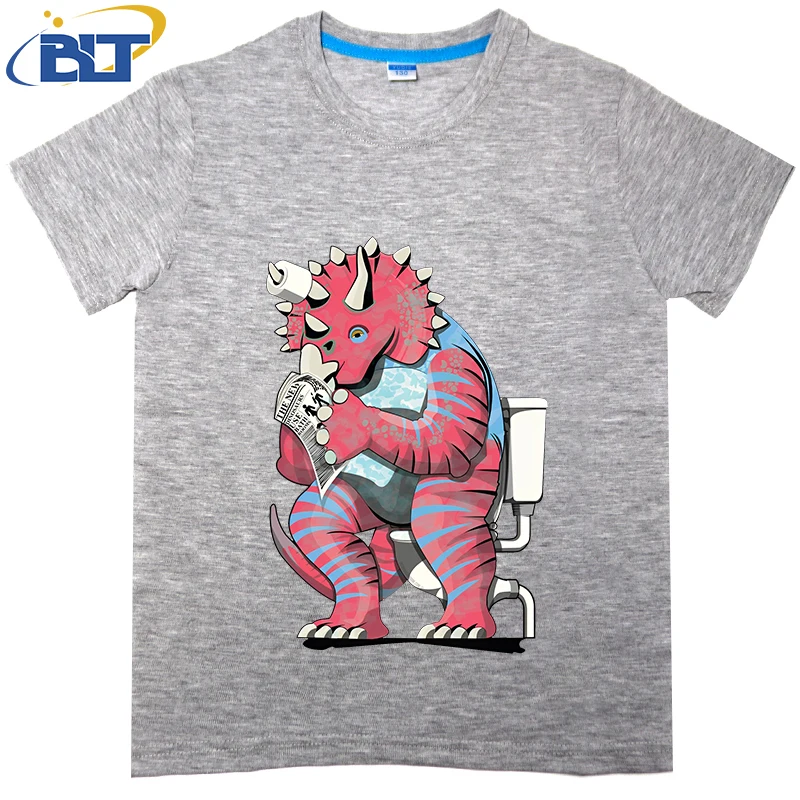 Triceratops เสื้อยืดเด็กพิมพ์ลายบนห้องน้ำเสื้อลำลองแขนสั้นผ้าคอตตอนสำหรับฤดูร้อนเหมาะสำหรับทั้งเด็กผู้ชายและเด็กผู้หญิง