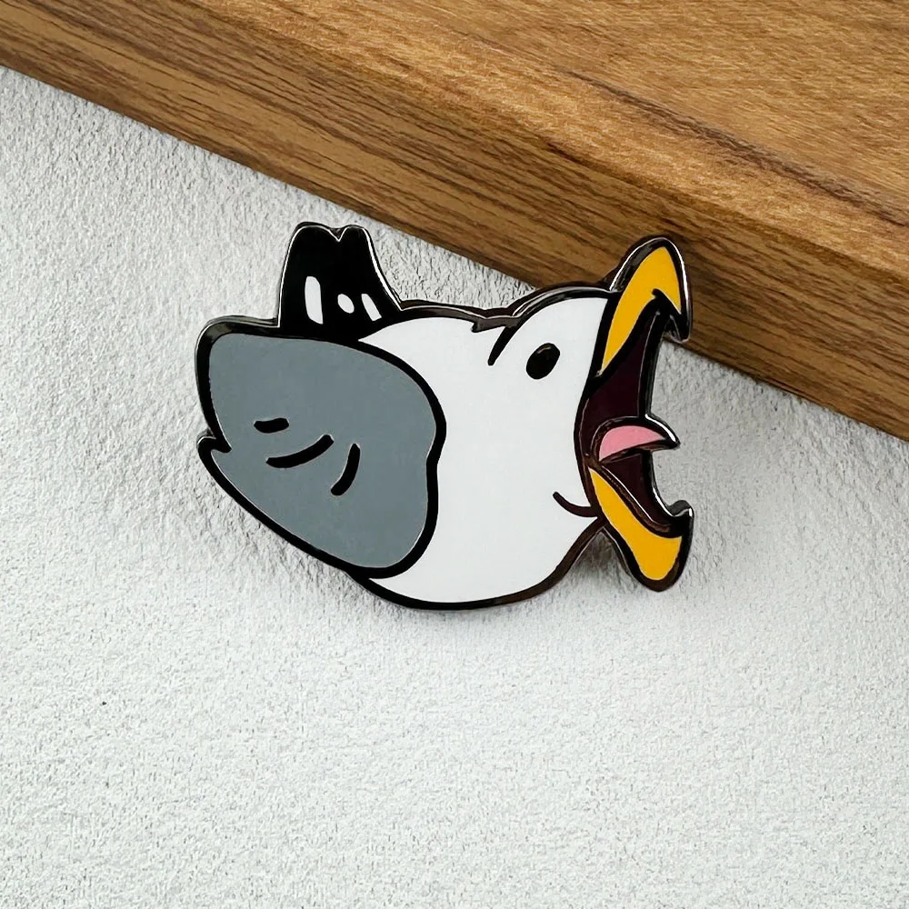 Super Auto Pets Lustige Weitmaul-Möwennadel aus Emaille, Strategie-Kartenspiel-Charakter-Brosche, Cartoon-Vogel-Abzeichen, Spieler-Accessoire – Detail 8