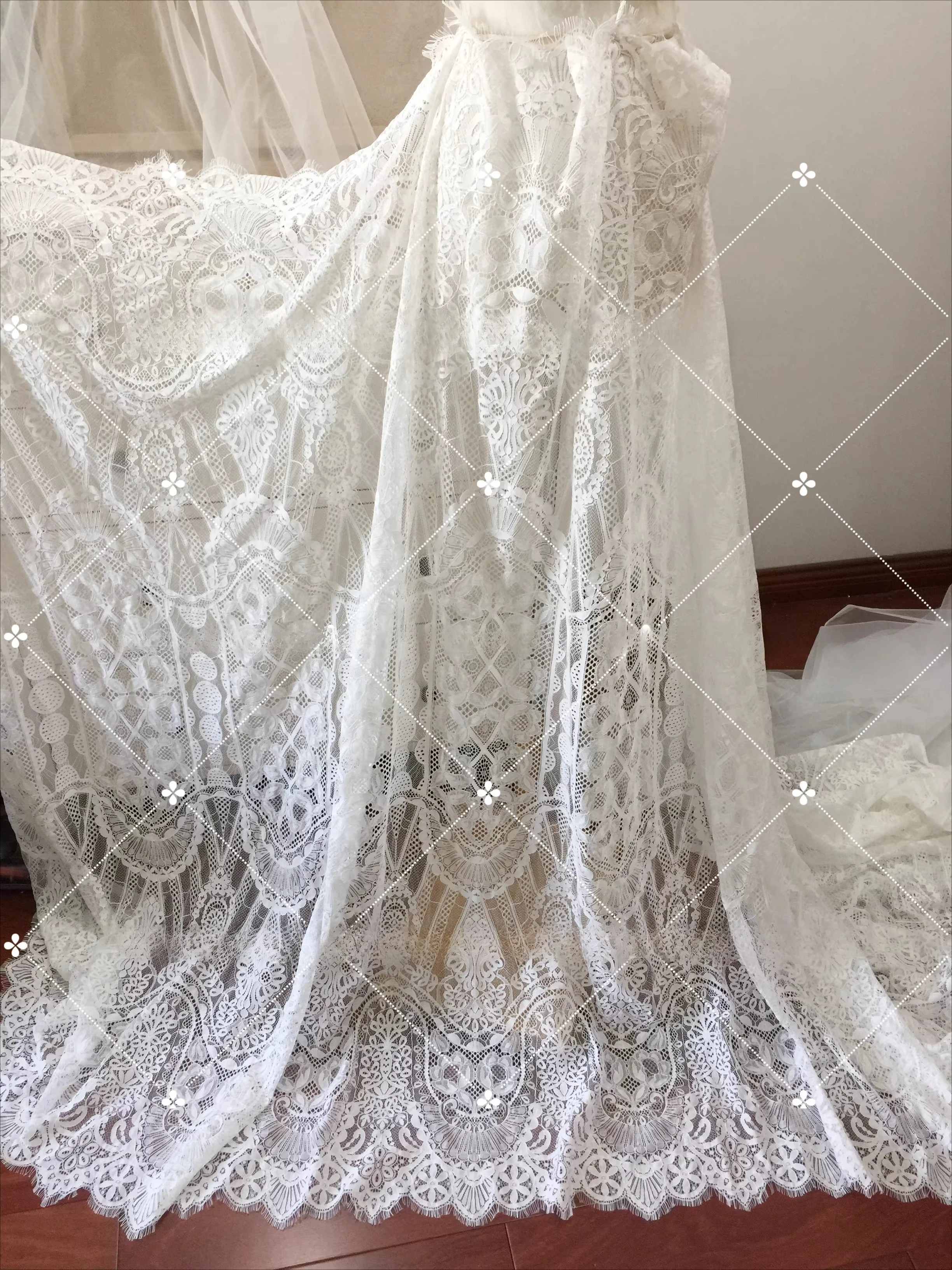 

1.5-meter-wide premium embroidered lace fabric,suitable for luxurious DIY accessories for wedding dresses, curtains, tablecloths