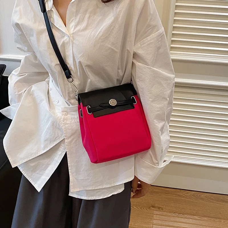 

2025 Trendy Square Crossbody Bag - Stylish Colorblock Phone Purse, Spacious Shoulder Bag with Unique Design