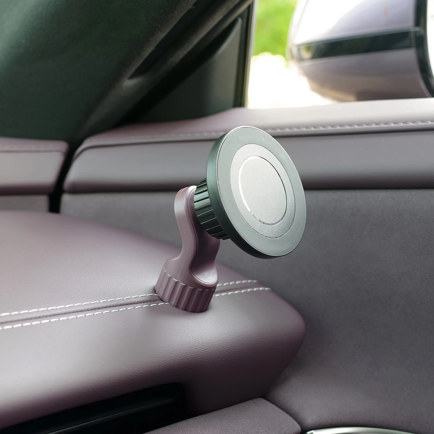 ใช้ได้กับ Xiaomi SU7 วงเล็บรถที่วางโทรศัพท์ในรถยนต์สําหรับ Xiaomi SU7 รถขาตั้งโทรศัพท์เรียบง่ายและ PrettyPhone ขาตั้ง