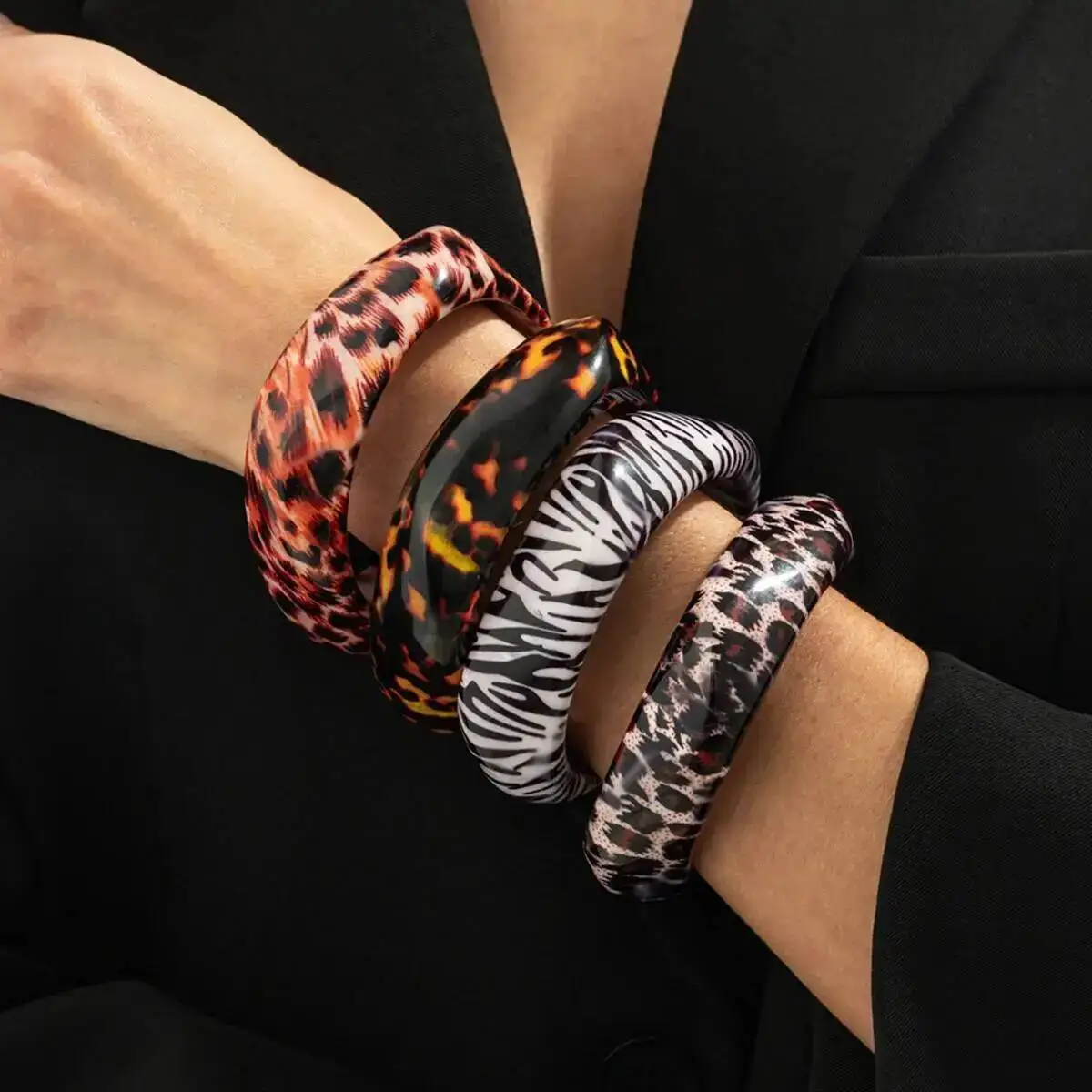 

KunJoe Vintage Leopard Print Resin Acrylic Wide Bracelet for Women 2026 Luxury Irregular Chunky Cuff Bangle New Year Jewelry