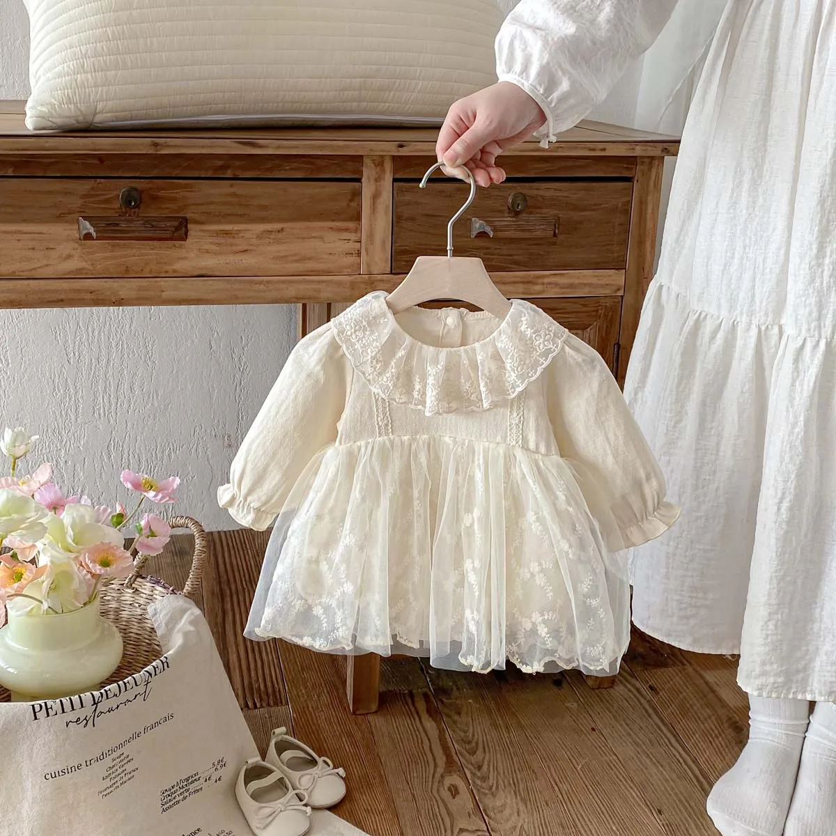 

Spring Baby Girl Lace Doll Collar Long Sleeve Dress, Cute and Comfortable Embroidered Dress for Baby Girls, Very Suitable for Outdoor Activities