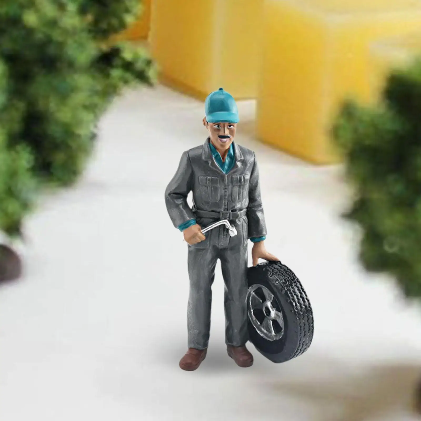 2 estatuetas de personagens em miniatura para decoração de mesa e paisagem