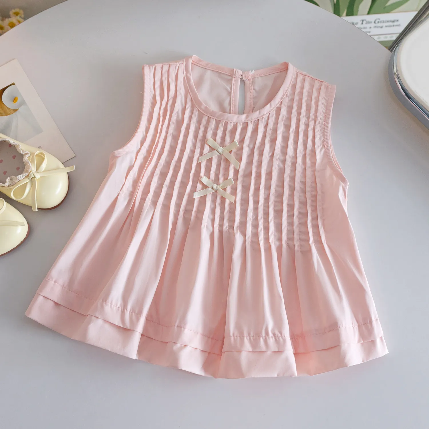 Children's doll shirt, girls' 2026 summer collection, Korean casual  bow knot pinch pleated sleeveless top