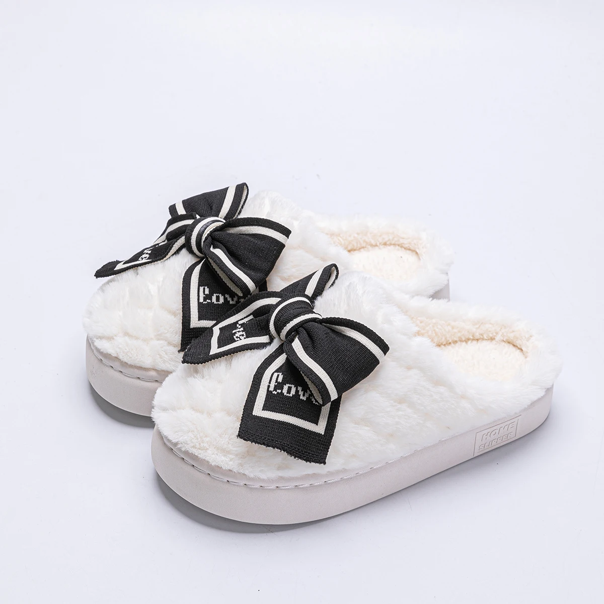 High Quality Women Winter Plush Slippers Fashion Solid Color White Black Fluffy Slippers for Ladies