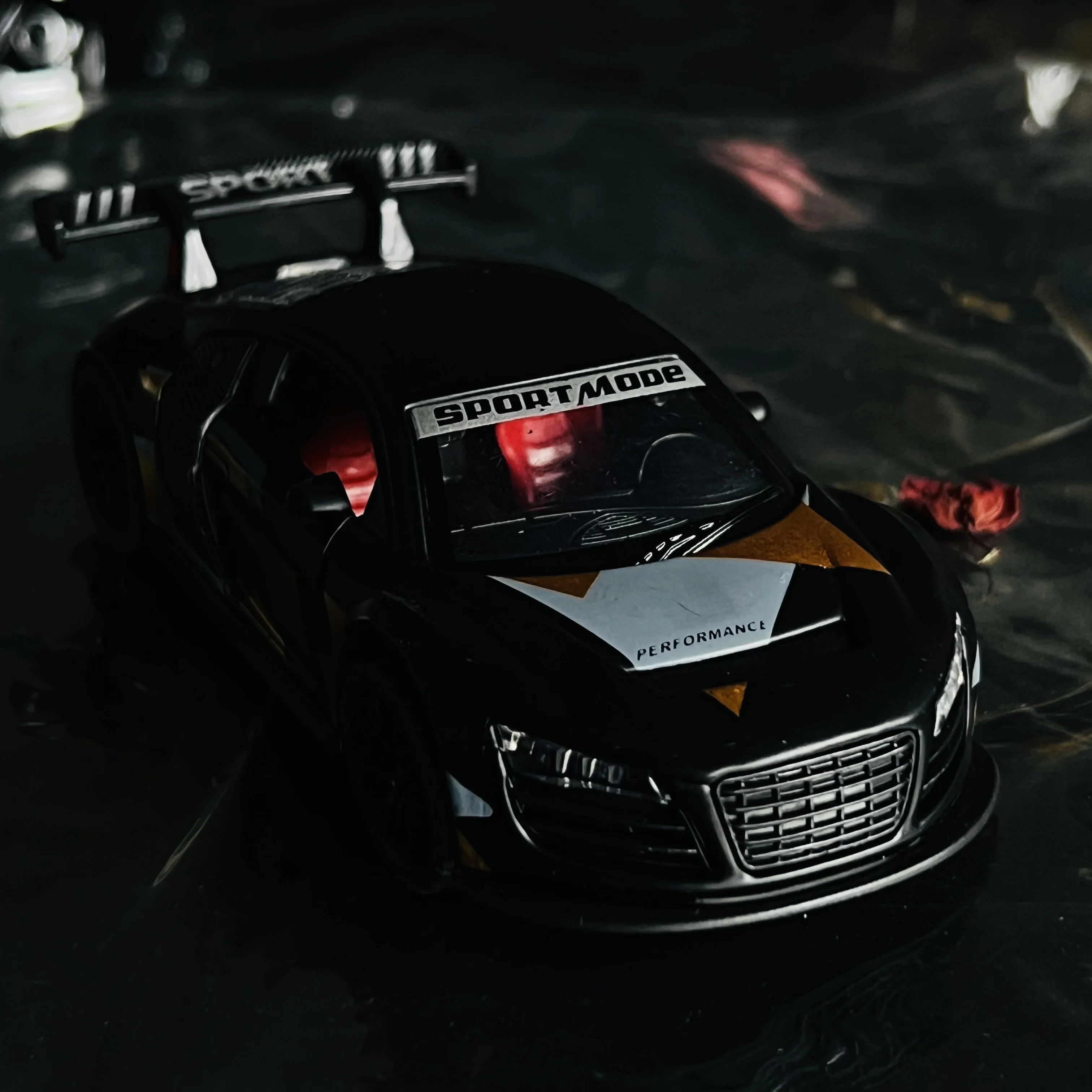 

Детская игрушечная гоночная машина из сплава для мальчиков с дверью, модель автомобиля, подарочный орнамент