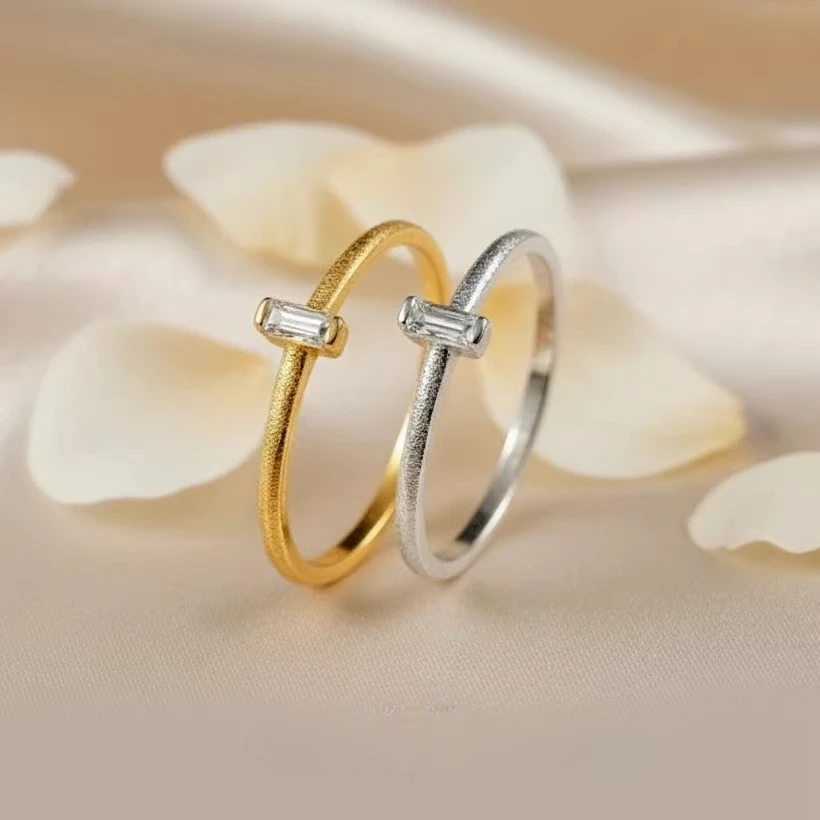 

Кольцо изумрудной огранки с маленьким камнем и сахаром, серебро 925 пробы, мини-винтажный стиль, матовое кольцо с текстурой