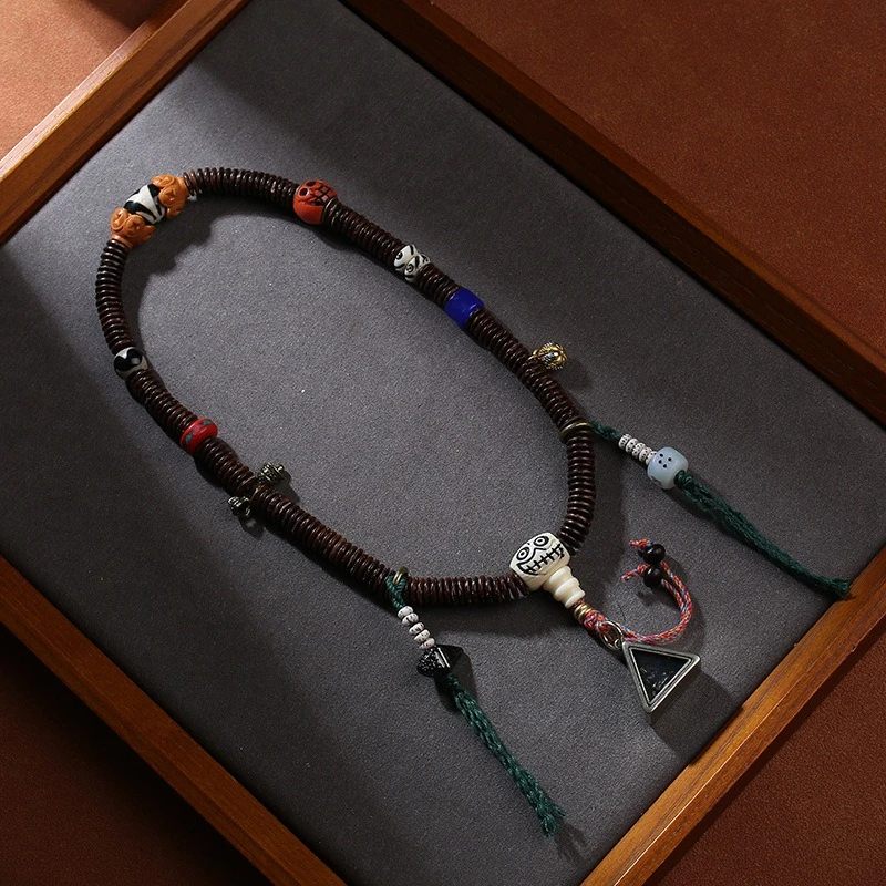 

Tibetan Medicine Buddha Gawu Box with Coconut Shell Handheld Hand Woven Ethnic Style Portable Ornament for Men and Women