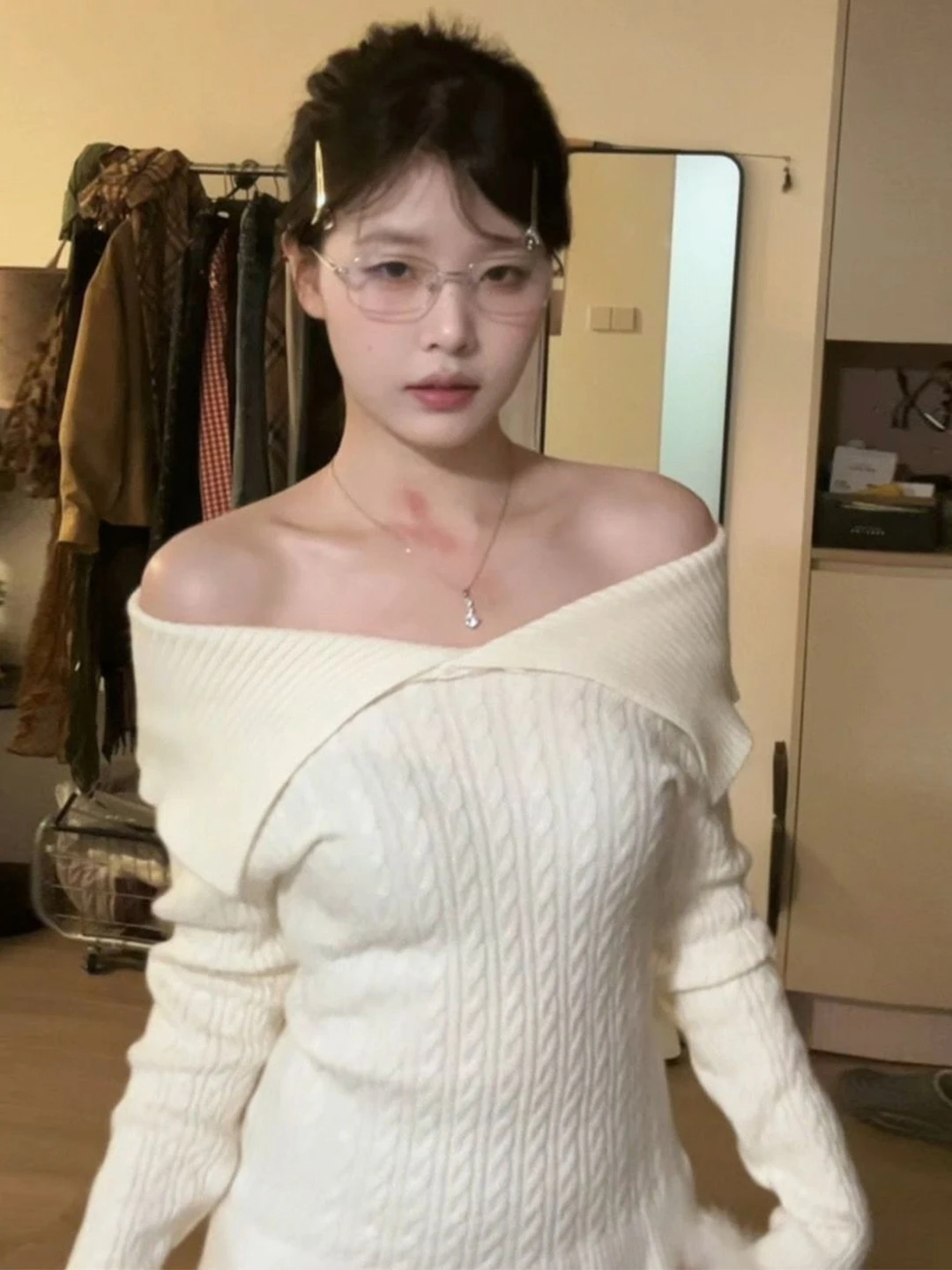 

Women's Knitted Sweater One-oulder Large Collar Twist White Knitwear Slim Fit oulder Spring 2026 New Sle