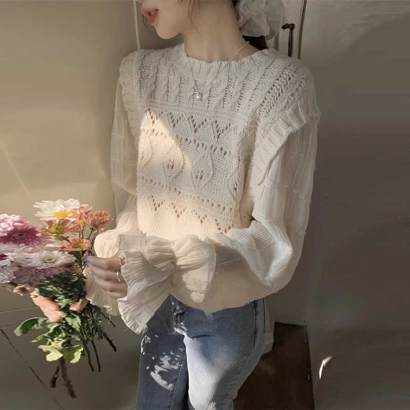 

Women's Hollow out Knitted Top with Long Sves And Lace Design Summer Autumn Faion Sense Splicing Chiffon Blouse