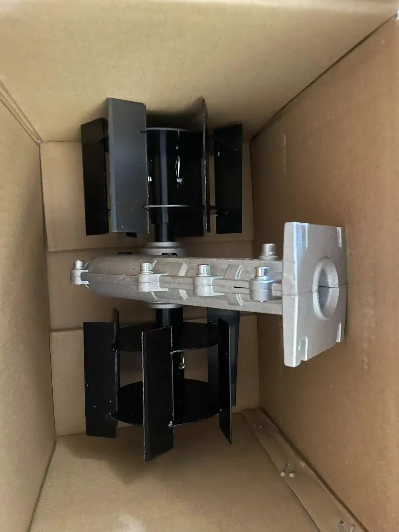 2025 جودة عالية وأفضل سعر آلة إزالة الأعشاب الضارة ذات الاستخدام المزدوج، جزازة العشب، رأس تشذيب العشب، قطع غيار شفرة الفرشاة