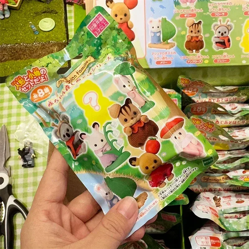 Mini Anime Forest Family Figure, Presentes de aniversário fofos para crianças, Brinquedos genuínos, Saco de sorte da família floresta, Vestir, bebê, Quente