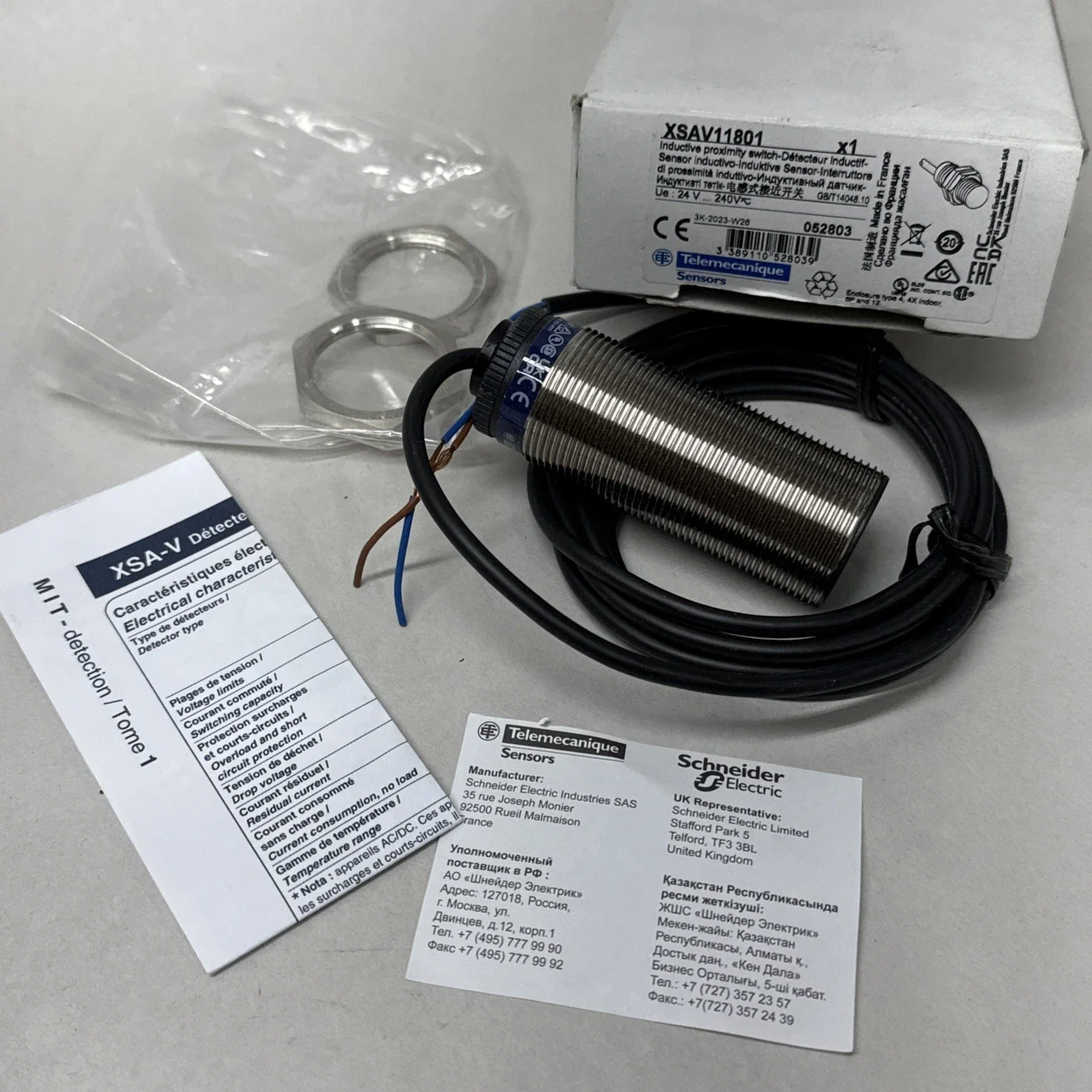 

XSAV11801 Inductive proximity sensors
