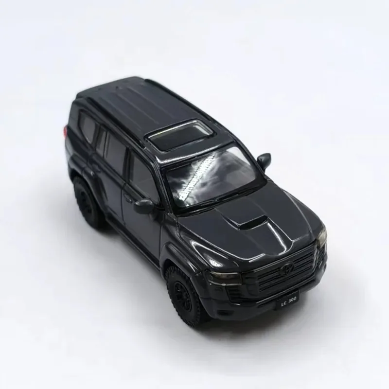 

MASSDI Diecast 1:64 Scale Land Cruiser LC300 TYT1500 TYT1502 Alloy Simulation Car Model Holiday Gifts Toys