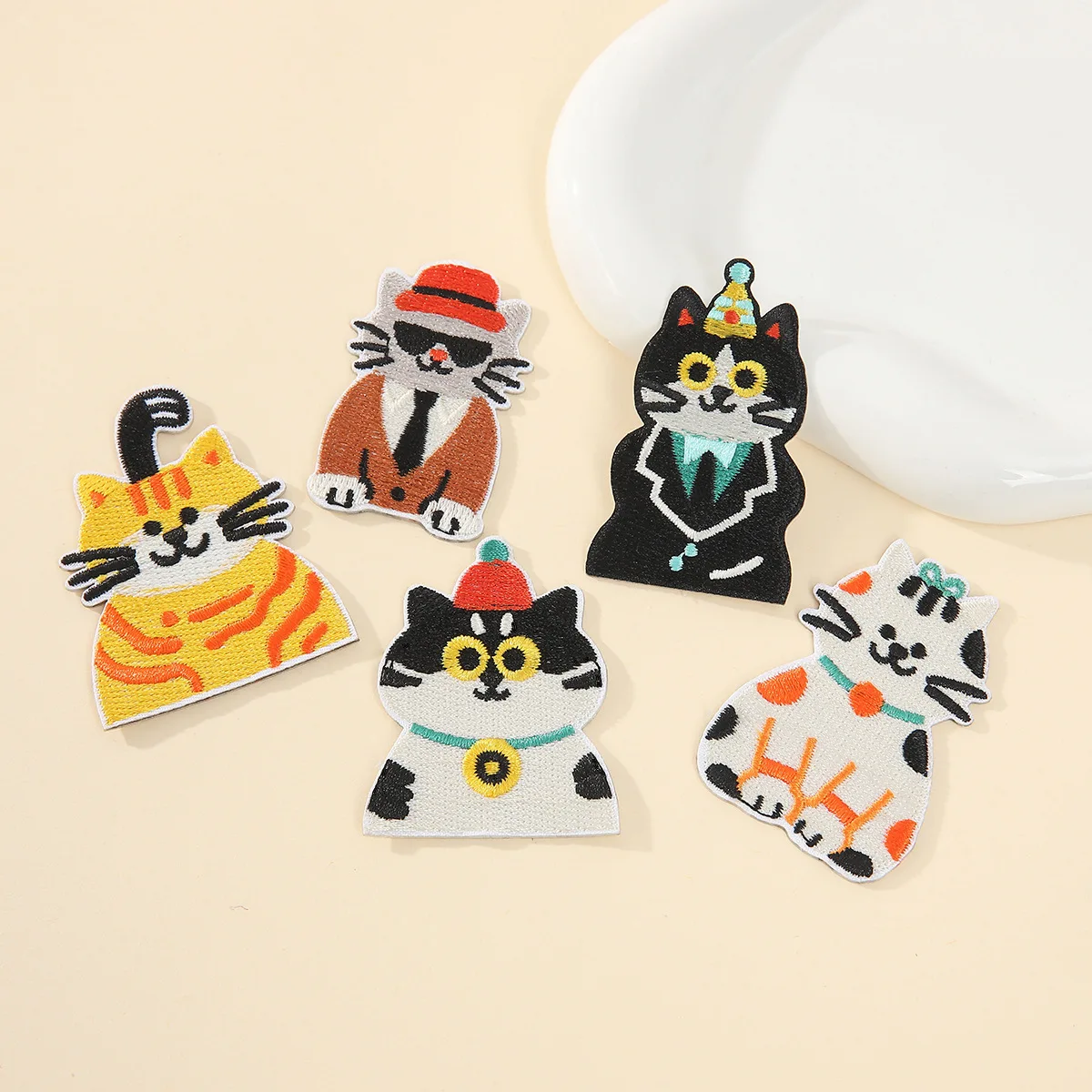 

Cartoon Cat Embroidery Patch DIY T-shirt Backpack Hat Bag Iron on Patches Craft Decor Repair Applique Sticker Sewing Accessories