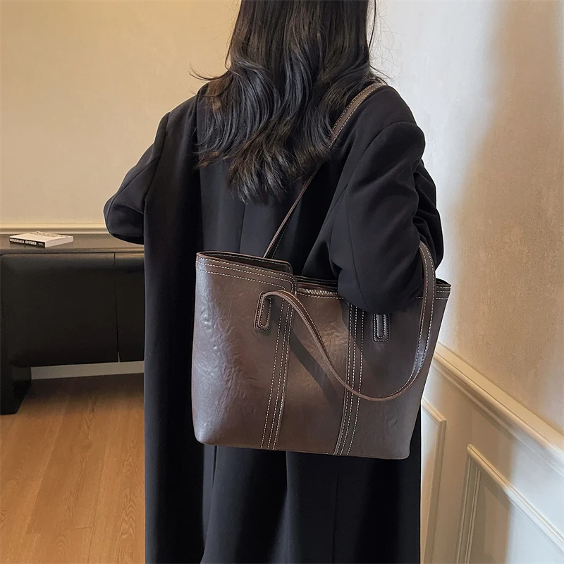 

Vintage Elegant Diaper Bag For Women Leather Crossbody Bag Luxury Tote Minimalist Designer Large Capacity Stylish Trendy