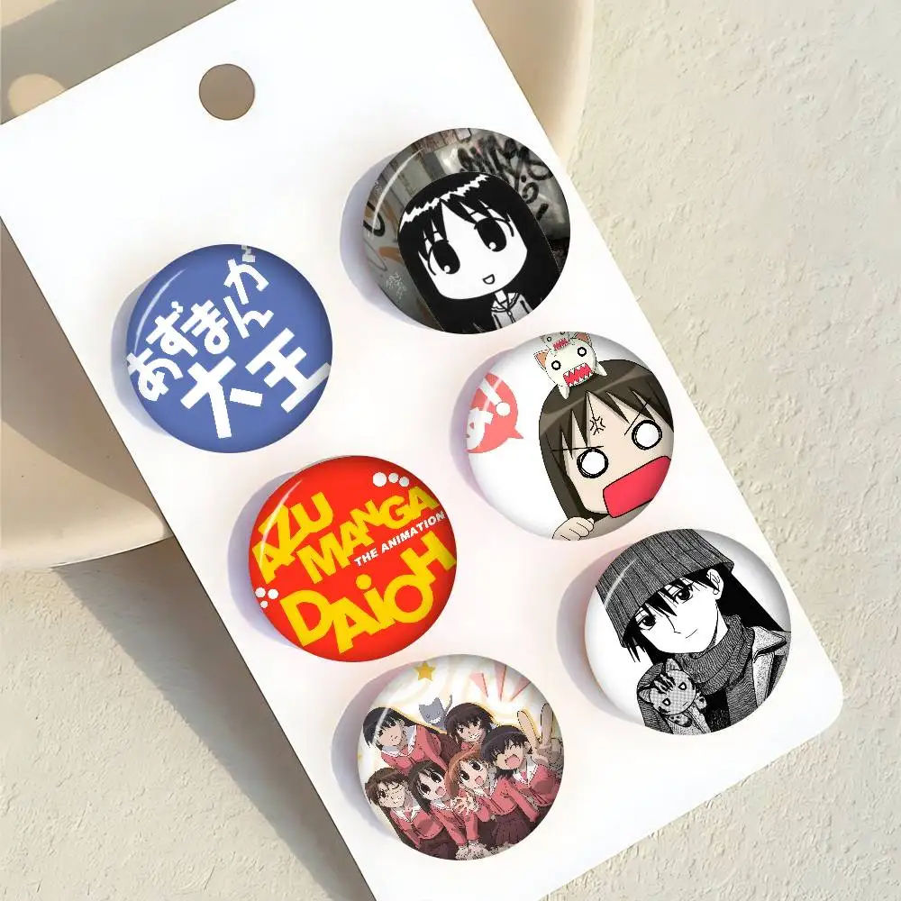 Anime A-Azumanga Daioh Neue Broschen Weiche Anstecknadel Lustiger, schrulliger Gnarpy auf einem Skateboard Meme-Abzeichen Gamer-Sammlung Geschenke