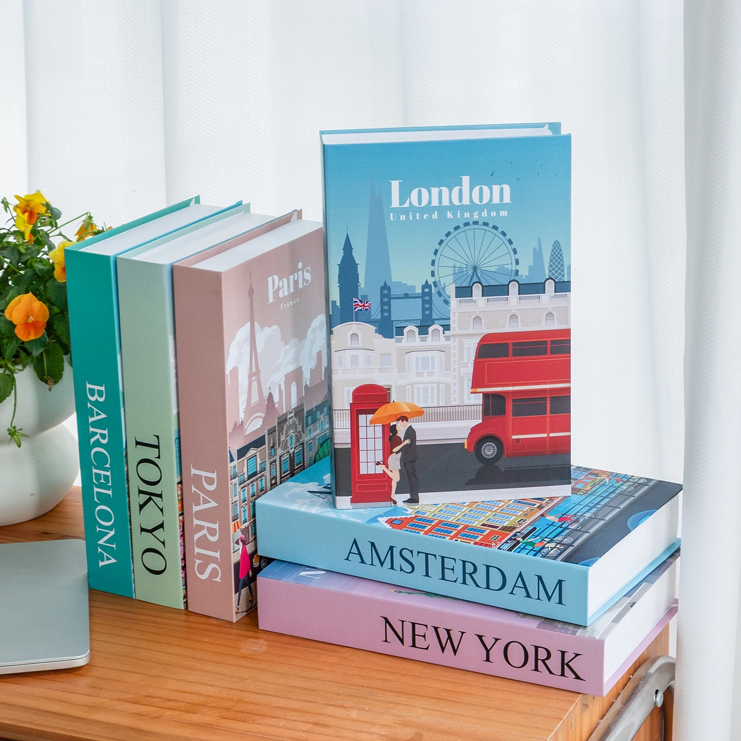 Paris New York London Luxury Fake Book Storage Box Decorative Books Home Decor Coffee Table Bedroom Ornament Interior Decoratio