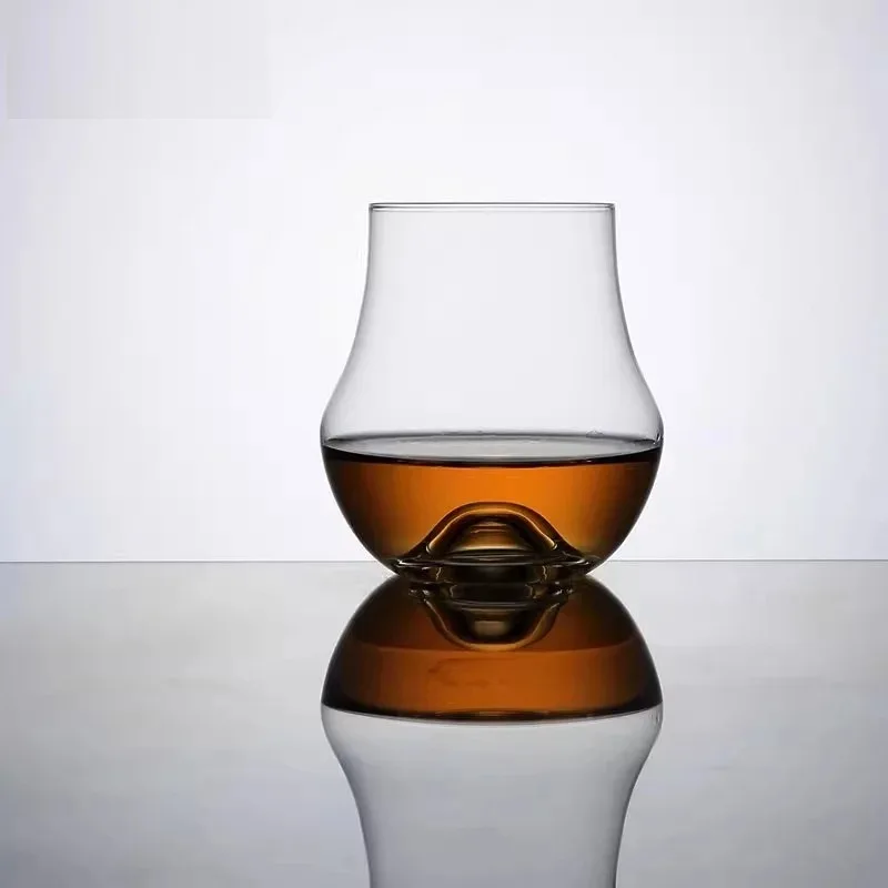 

Профессиональная дегустация вина, ароматная груша, коньячное стекло, фирменное ароматное стекло, хрустальное дерево, деревня, иностранное вино