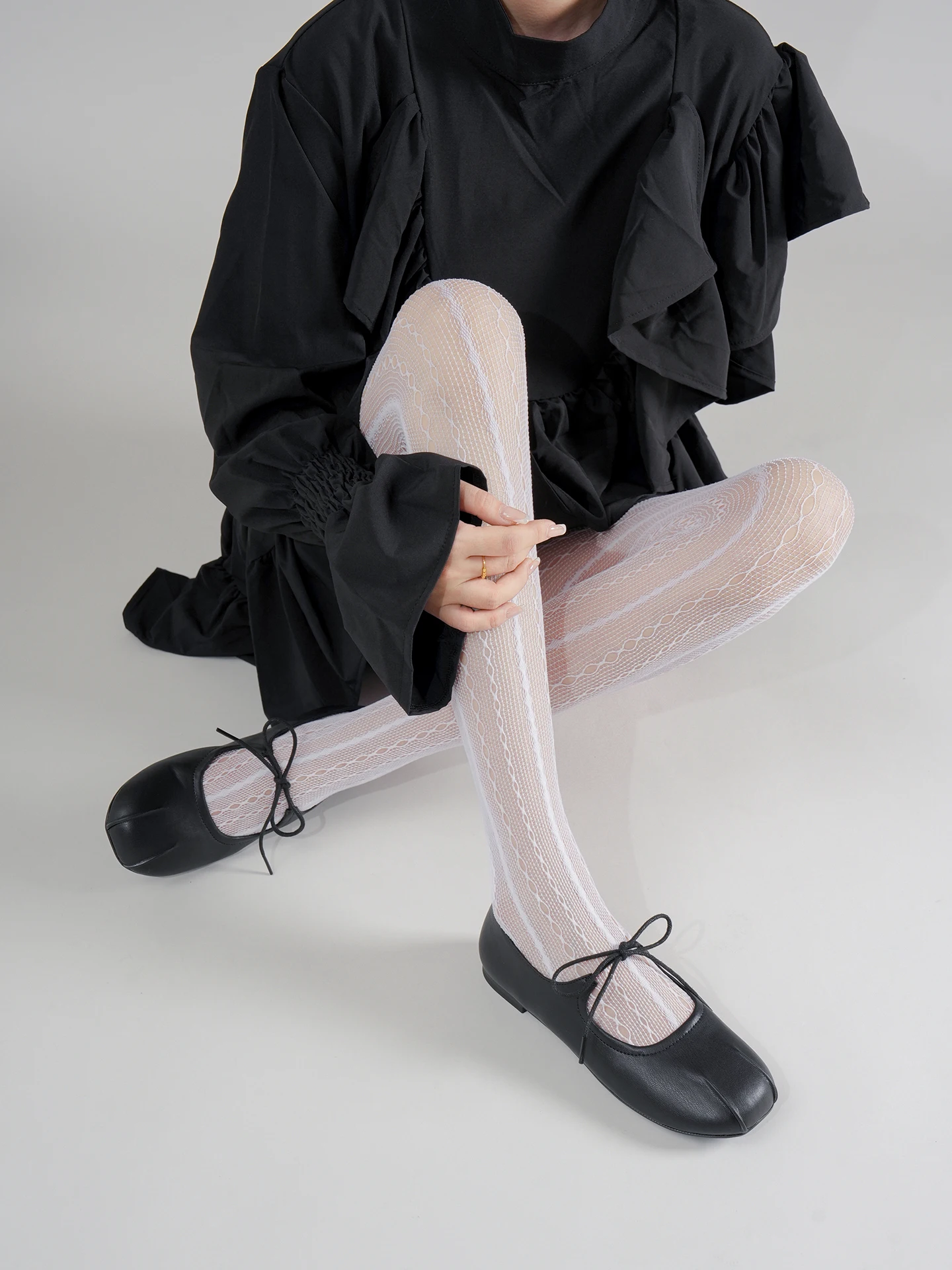 

Minimalist Life Pleated Mary Jane Flat Shoes Design Sense Small Audience Bow Tie Ballet Style Flat Shoes Lin Xiangwan