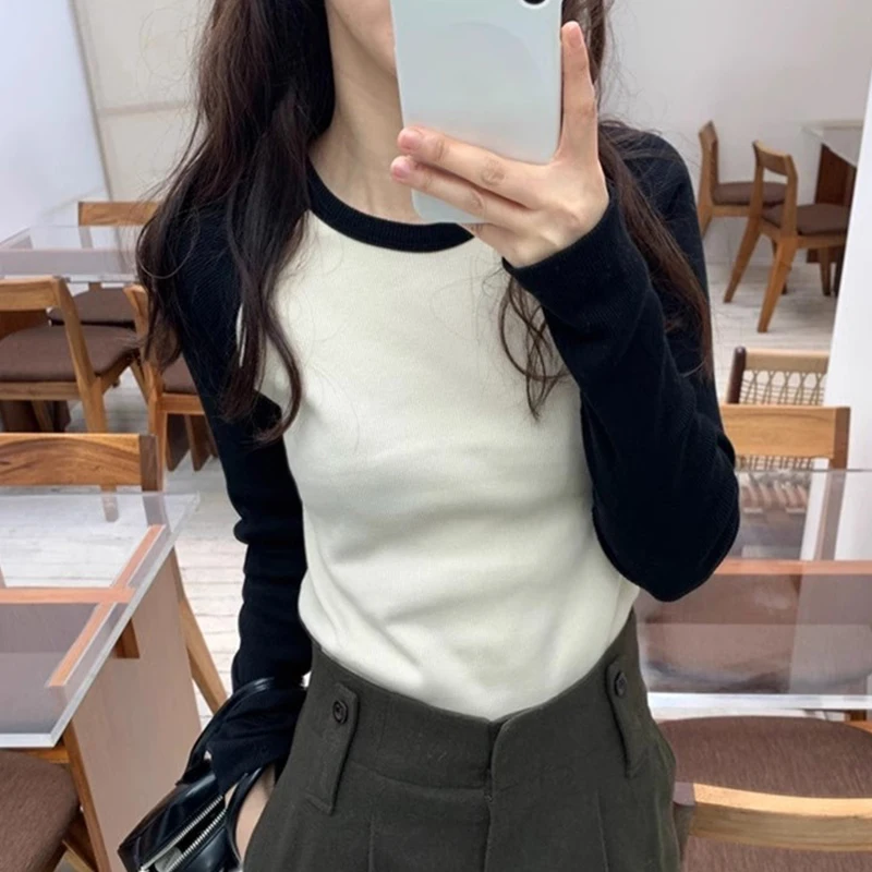 KUSAHIKI Korean Chic Autumn Versatile Round Neck Contrasting Color Splicing Versatile Slimming Long Sleeved T-shirt for Women